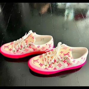 You will love these authentic Lv sneakers worn once
They are def a eye catcher